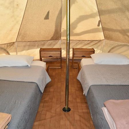 Camping Oliana Buitenkant foto