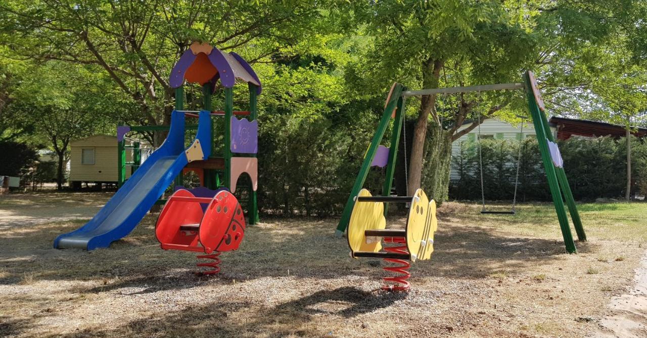 Camping Oliana Buitenkant foto
