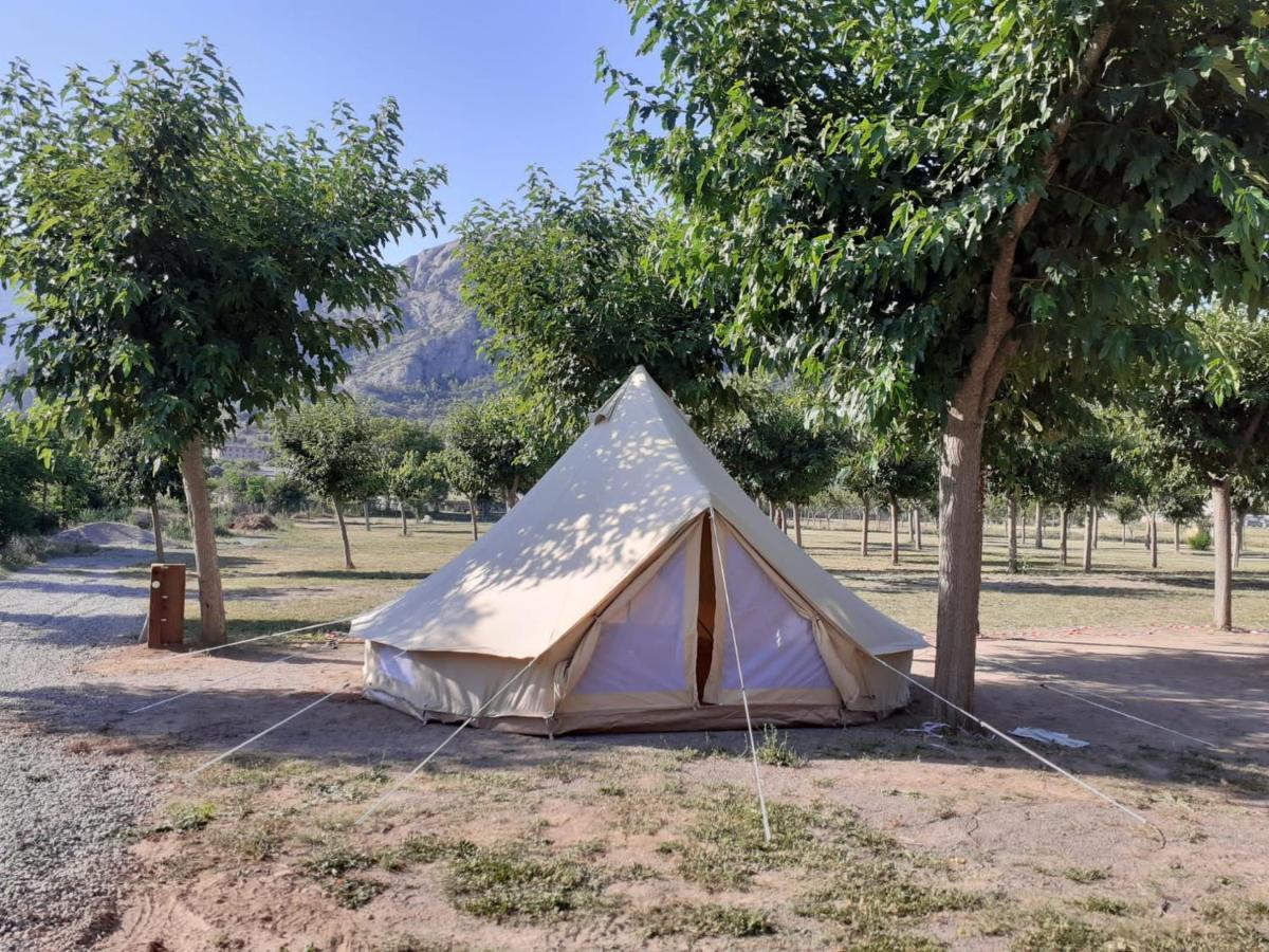 Camping Oliana Buitenkant foto