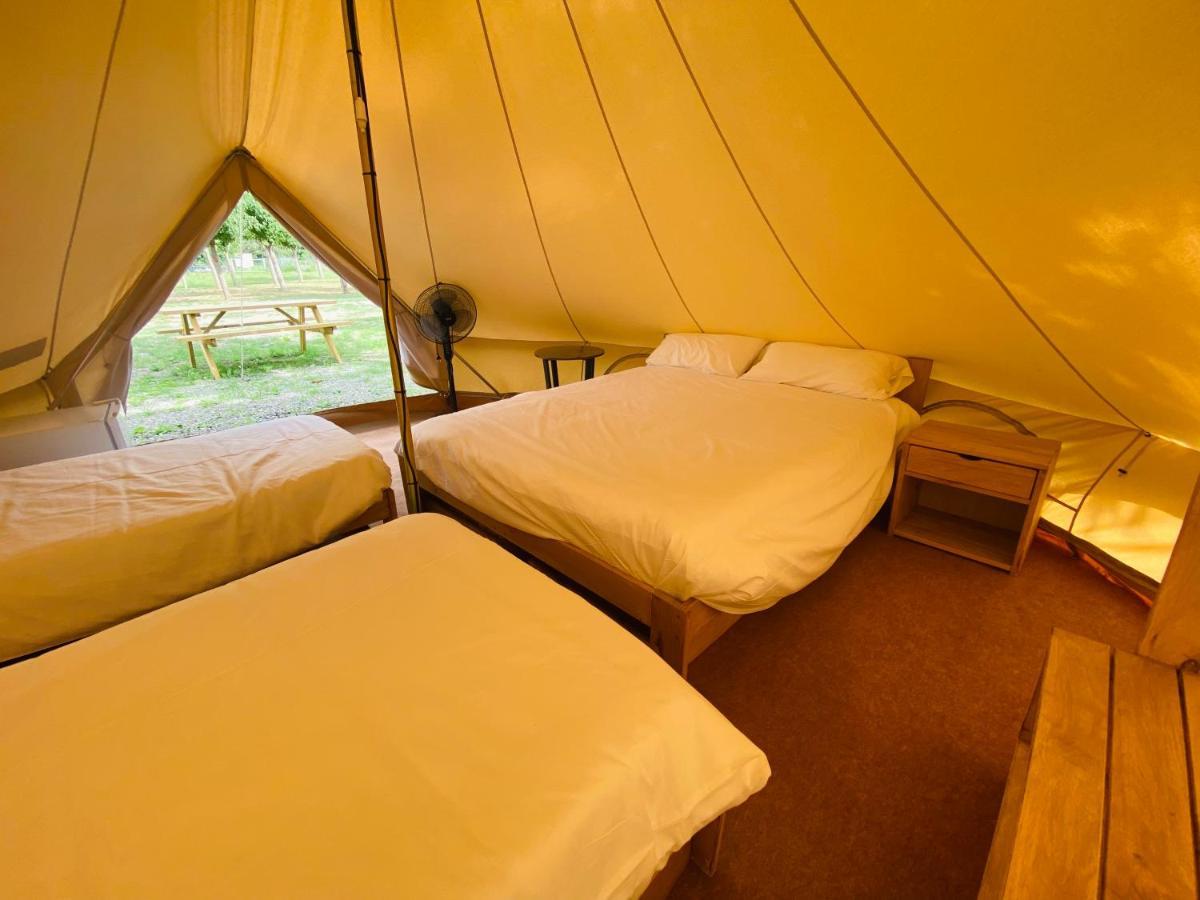 Camping Oliana Buitenkant foto
