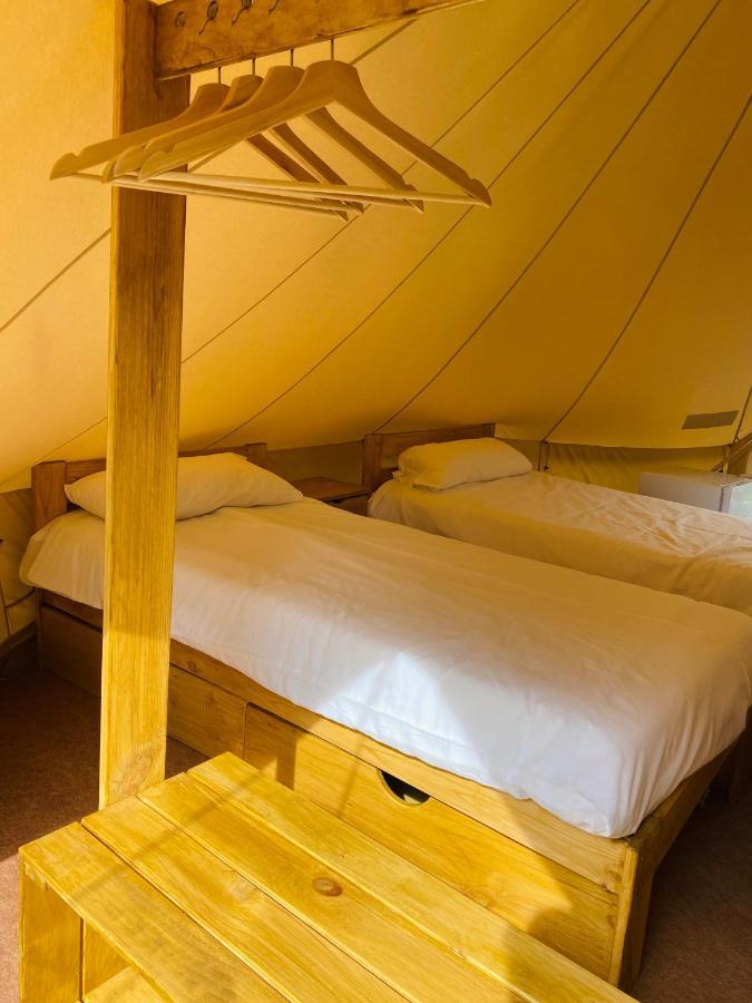 Camping Oliana Buitenkant foto