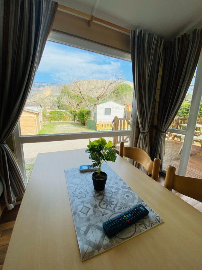 Camping Oliana Buitenkant foto