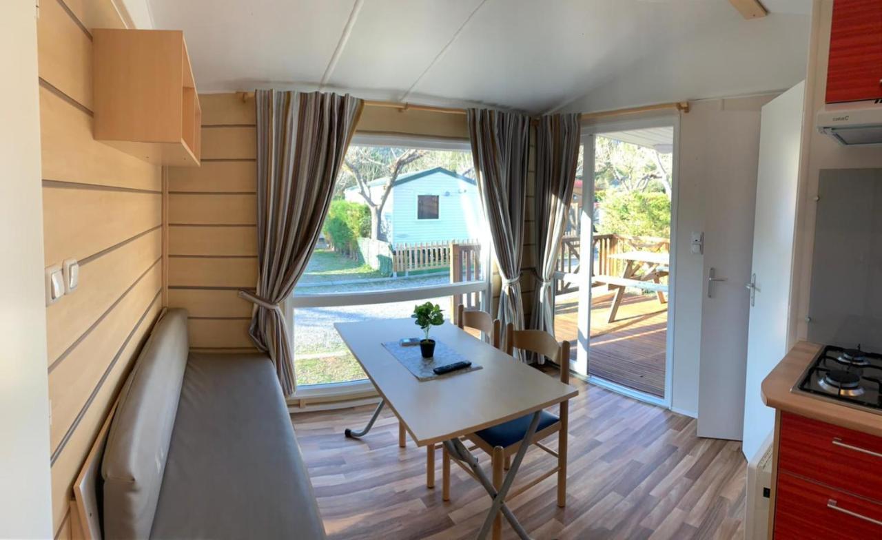 Camping Oliana Buitenkant foto