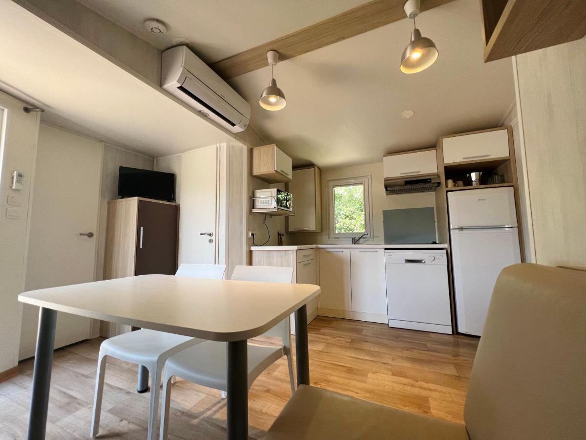 Camping Oliana Buitenkant foto