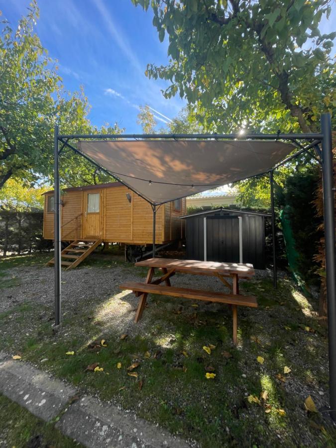 Camping Oliana Buitenkant foto