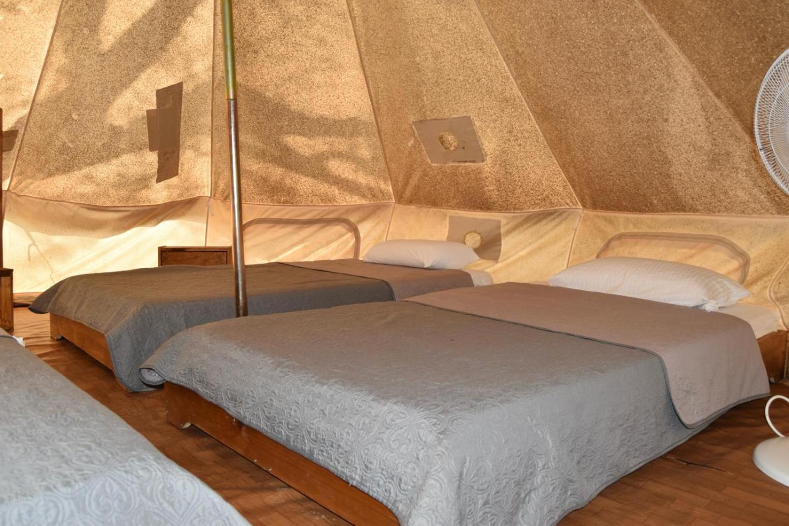 Camping Oliana Buitenkant foto