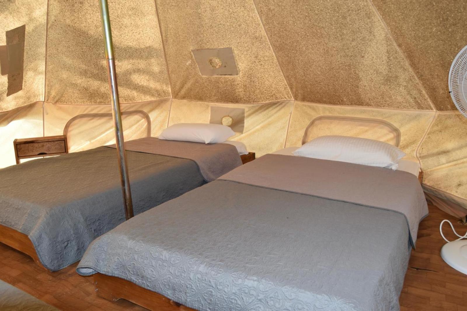 Camping Oliana Buitenkant foto