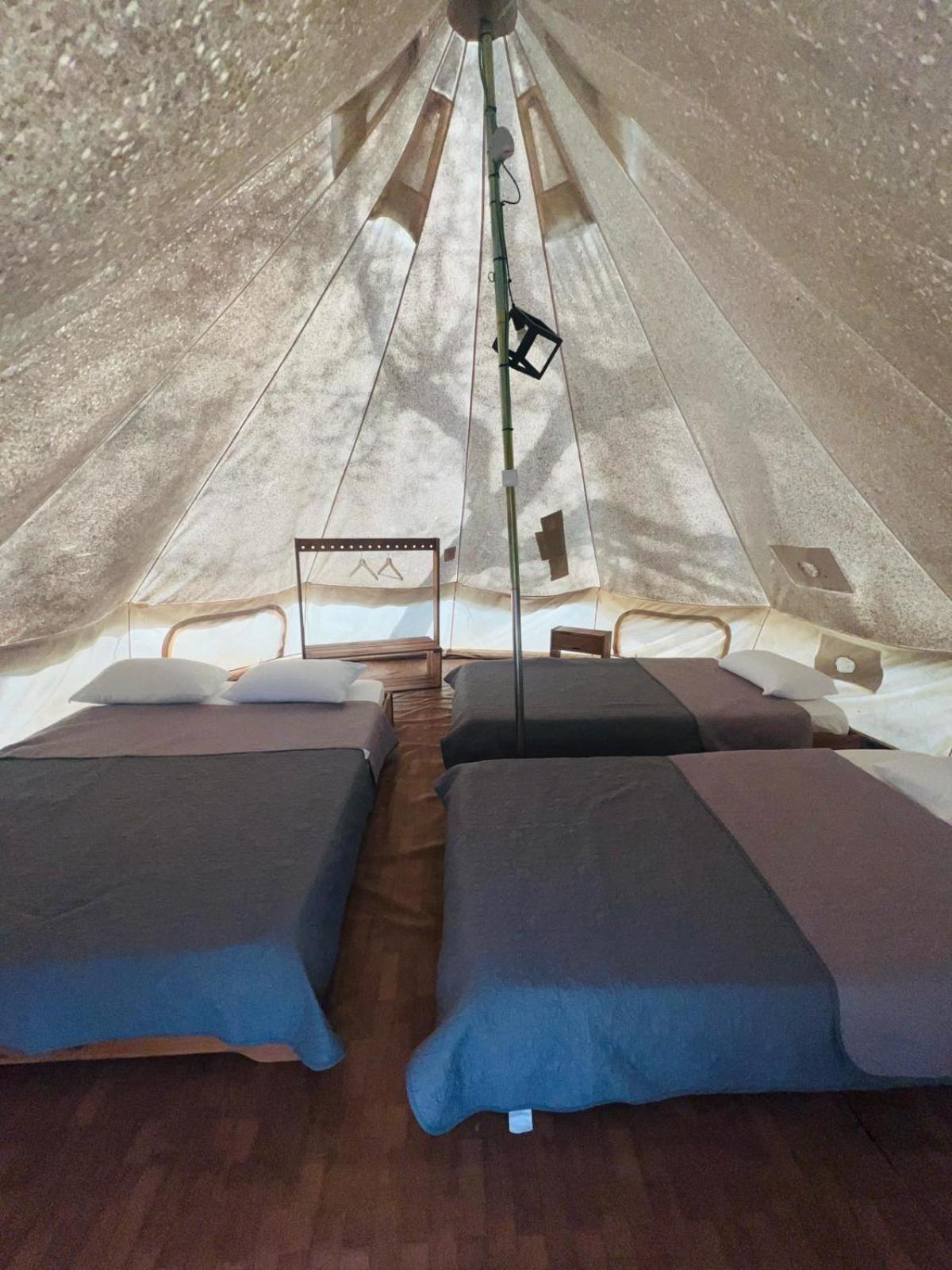 Camping Oliana Buitenkant foto