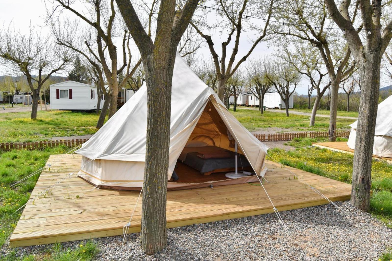 Camping Oliana Buitenkant foto