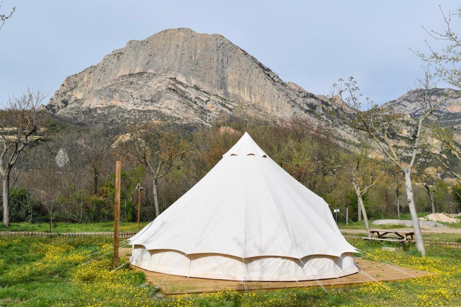 Camping Oliana Buitenkant foto