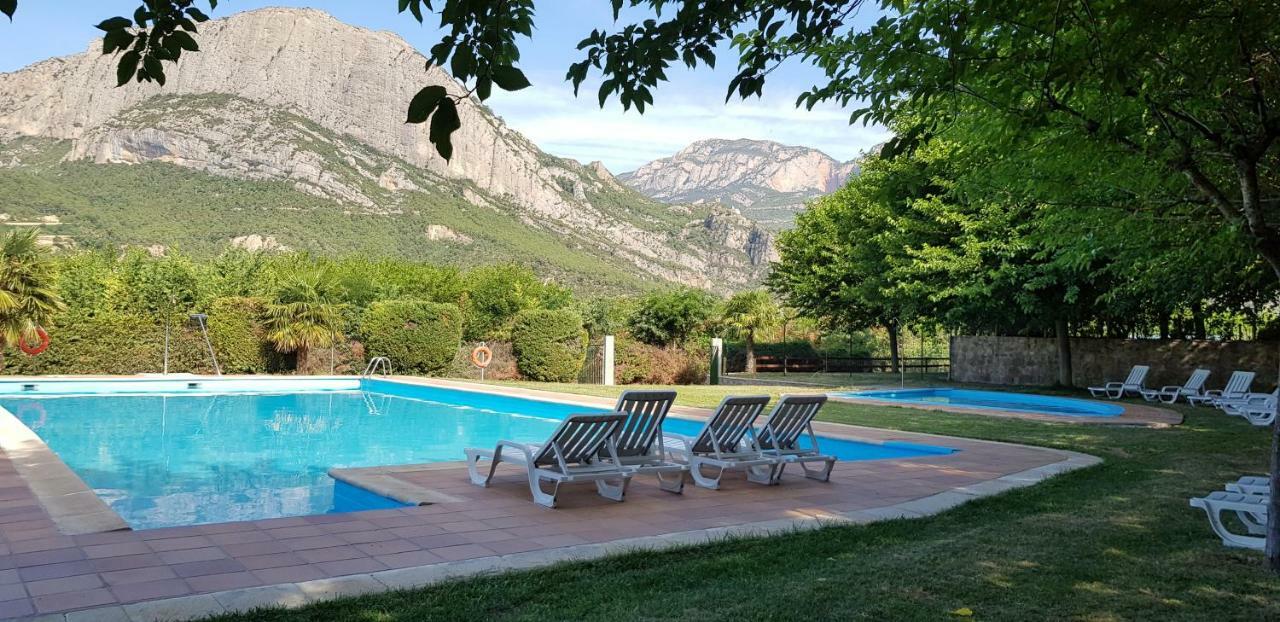 Camping Oliana Buitenkant foto