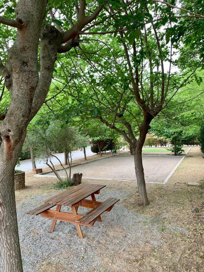 Camping Oliana Buitenkant foto